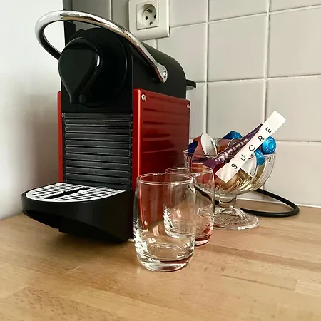 Cote Dumas Homestay Paris