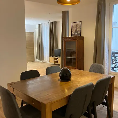 Spacieux Situe Au Coeur De Apartment Paris