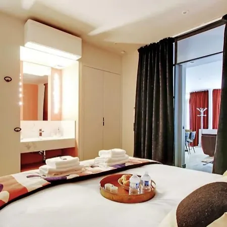V Vast Apartment, Steps From Place Des Vosges Ac Apartment