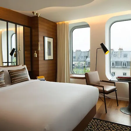 Renaissance Republique & Hotel