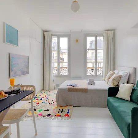 Bnbnook - Bright By Pompidou & Les Halles Apartment *