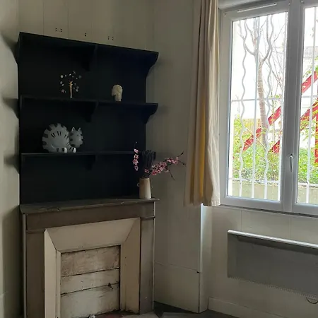 A 20 Eme Apartment Paris