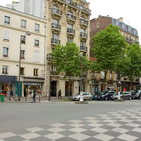 Eiffel Tower Stylish Retreat Apartment Paris