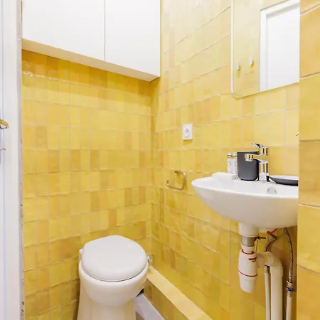Cozy Renovated Rue Bugeaud Apartment *