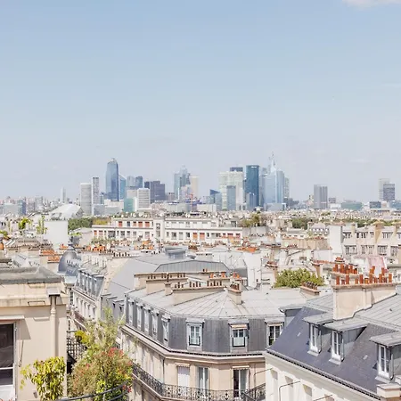 Cozy Renovated Rue Bugeaud Apartment Paris