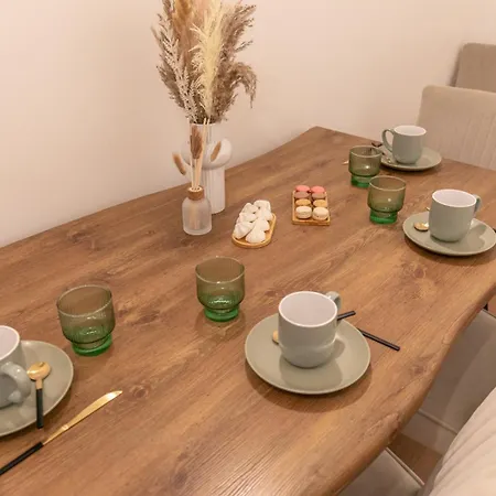 Mba - Courcelles - Splendide Apartment