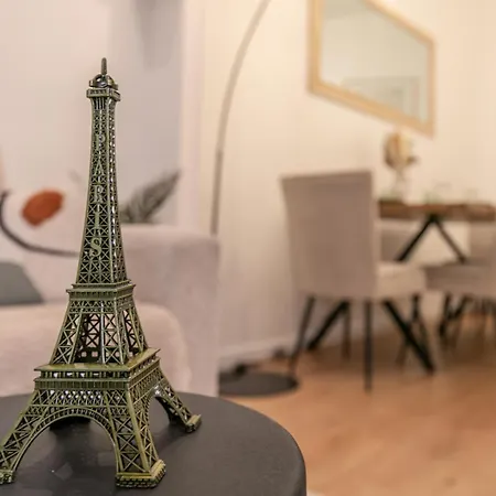 Mba - Courcelles - Splendide Apartment