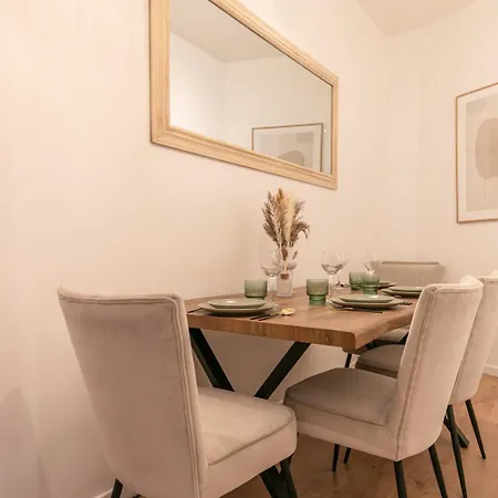 Mba - Courcelles - Splendide Apartment