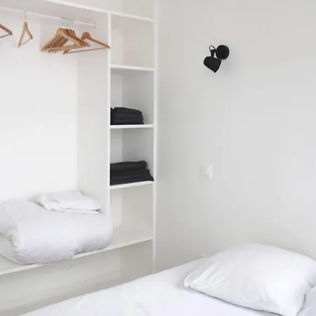 Apartment Spacious Appt Close To Place Monge *