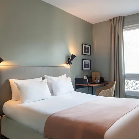 Avama Prony Hotel 3*