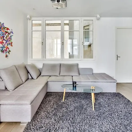 Bright & Modern Flat In Le Marais - An Ecoloflat Apartment