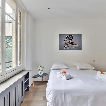 Bright & Modern Flat In Le Marais - An Ecoloflat Apartment