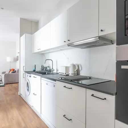 Lounge In A Cosy On Canal Saint-martin Apartment *
