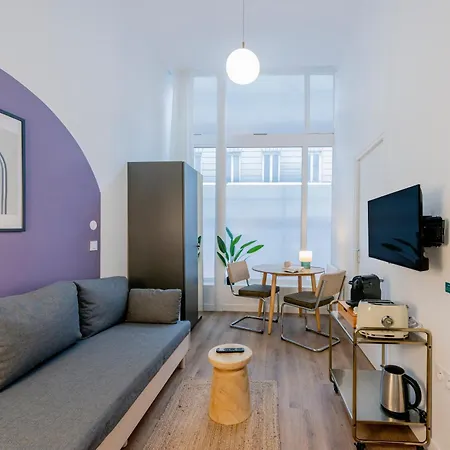 Modern In The 10th District * Parigi