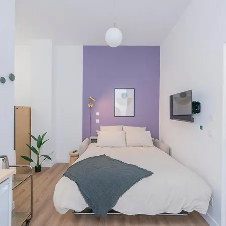 Modern In The 10th District Parigi