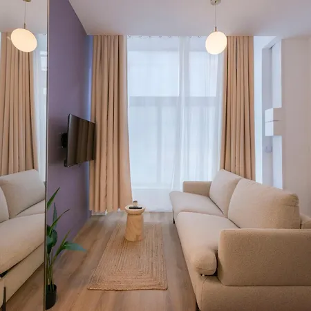 Modern In The 10th District * Parigi