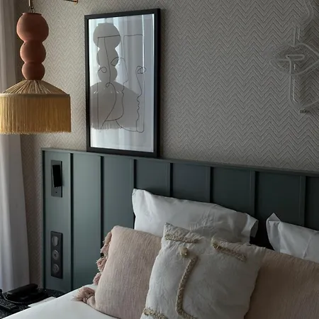 Bloom House & Hotel 4*