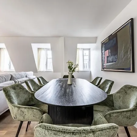 Amazing 4bedrooms Champs Elysees Apartment Paris