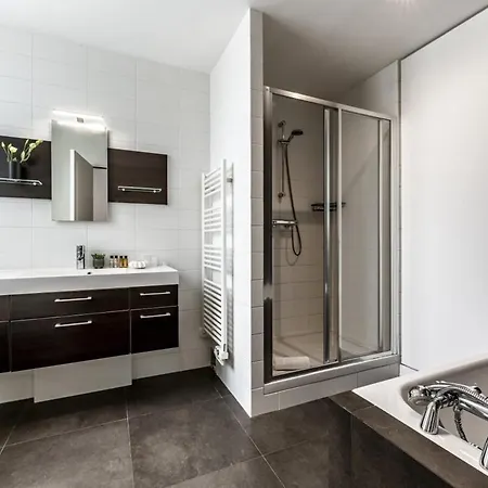Amazing 4bedrooms Champs Elysees Apartment Paris