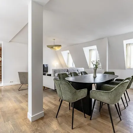 Apartment Amazing 4bedrooms Champs Elysees