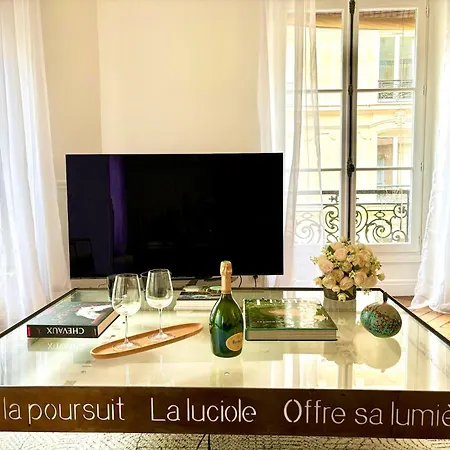 Bosquet Apartment Paris