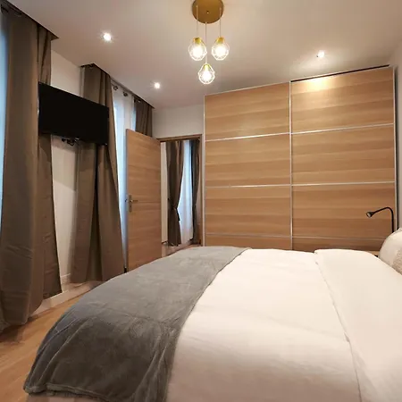 Spacieux Situe Au Coeur De Apartment