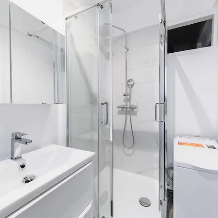 Elegant Sacre Coeur Metro Anvers - 18 -2p - Flat-guest Apartment Paris