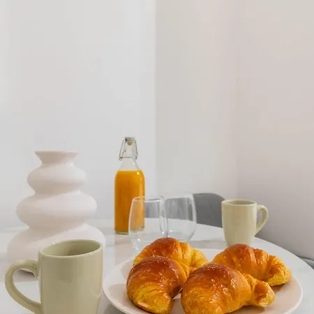 Apartment Elegant Sacre Coeur Metro Anvers - 18 -2p - Flat-guest *