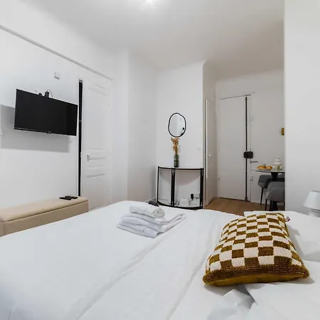 Elegant Sacre Coeur Metro Anvers - 18 -2p - Flat-guest * Paris