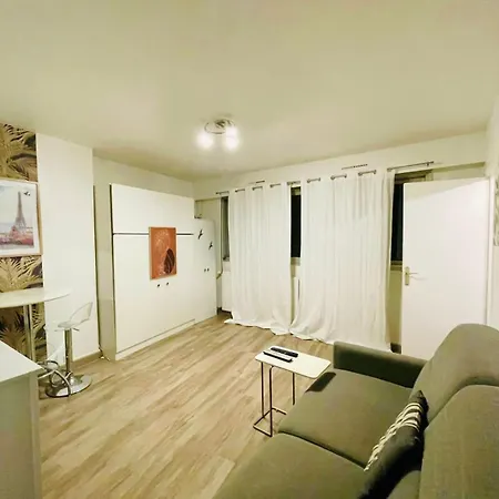 52 Miromesnil Apartment
