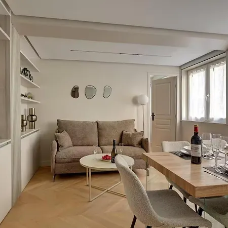 Ac Champs De Mars Eiffel Tower By Prestige