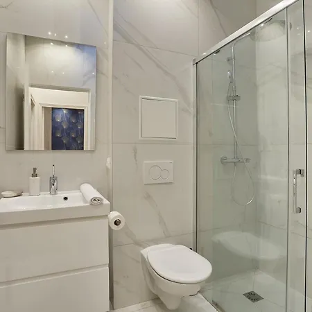 Appartement Superbe Gare Du Nord , Butte De Montmartre Maubeuge *