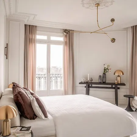 Arc De Triomphe/ Champs-elysees Apartment Paris
