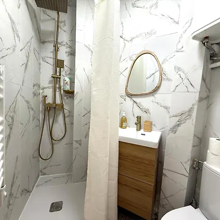 Charming Getaway In Le Marais - Oberkampf Working & Living Paris
