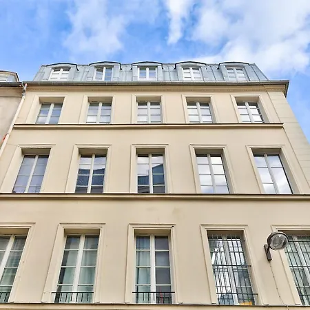 Urban Flat 44 - Chenier *