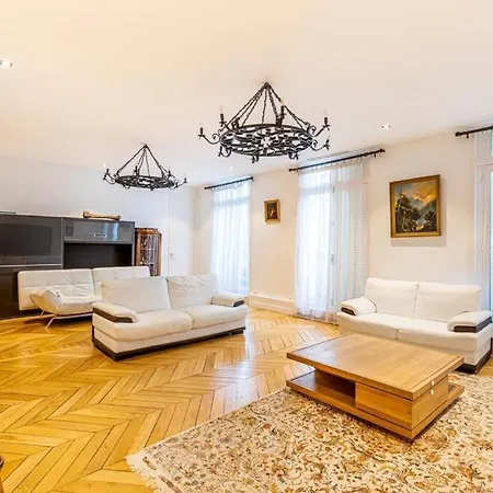 Le Victor Hugo Apartment