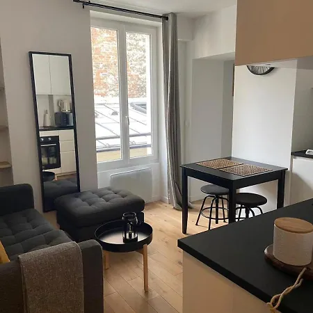 Basilica Of The Sacred Heart 10 Min Walk, M 12 And 4 Apartment Paris