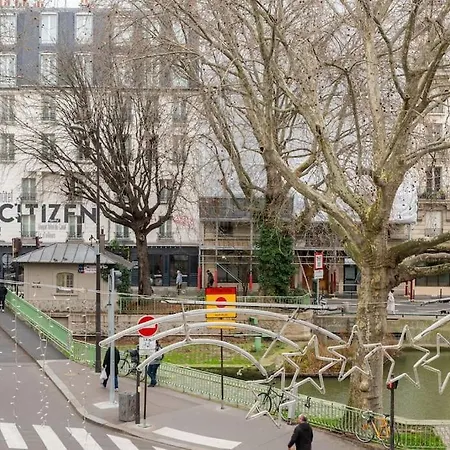 Apartment Cosy With 270 Degrees View On Streets