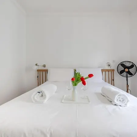 Apartment Cosy With 270 Degrees View On Streets Paris