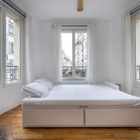 Apartment Cosy With 270 Degrees View On Streets *