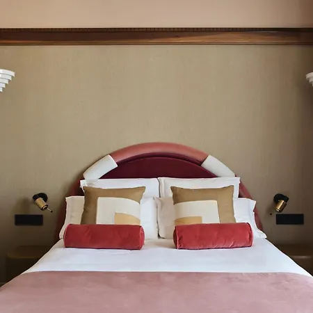 Western Mercedes 4* Paris