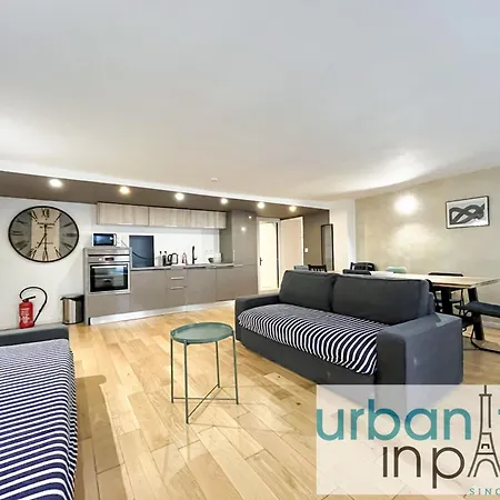 Urban Flat 89 - Charming 3 Bedroom Flat In Apartment