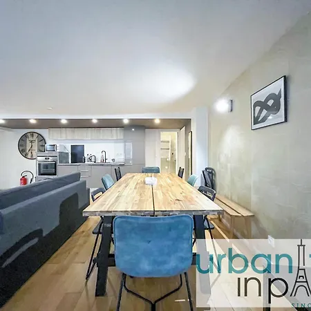 Urban Flat 89 - Charming 3 Bedroom Flat In Apartment *