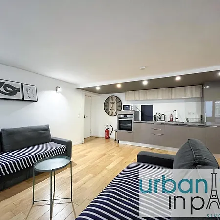 Urban Flat 89 - Charming 3 Bedroom Flat In Apartment *