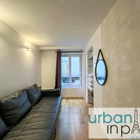 Urban Flat 89 - Charming 3 Bedroom Flat In Apartment