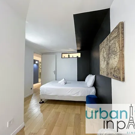 Apartment Urban Flat 89 - Charming 3 Bedroom Flat In *