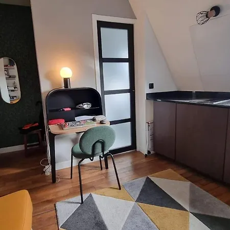 Charming Aligre Bastille Neighborhood