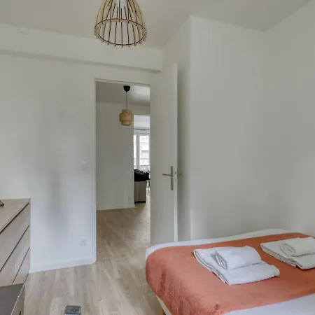 Apartment Splendid 2bdrs Flat With Balcony-paris 15 - Mid T *