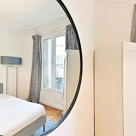 Spacious And Bright Apartment