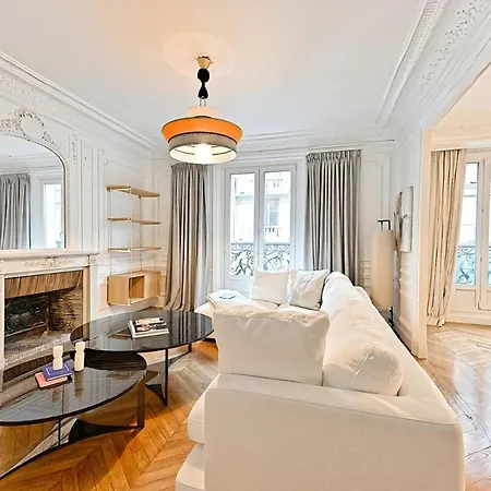 Spacious And Bright Apartment Paris